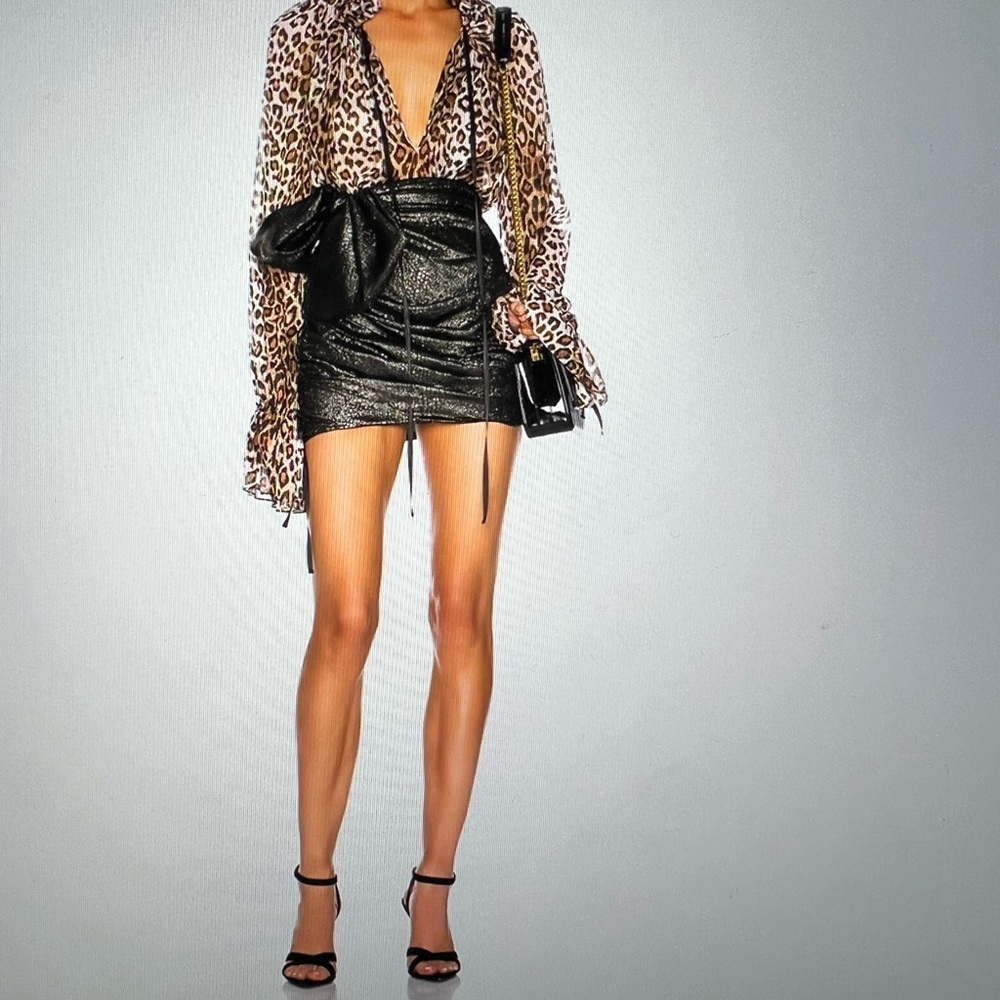 Redemption - mini skirt- dark silver metallic- size 6 with bow